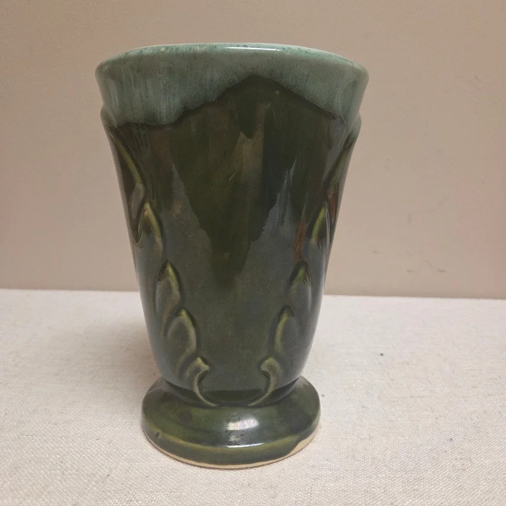 Vintage Green Drip Glaze Ceramic Vase Embossed Leaf Pattern Pedestal Base 6in